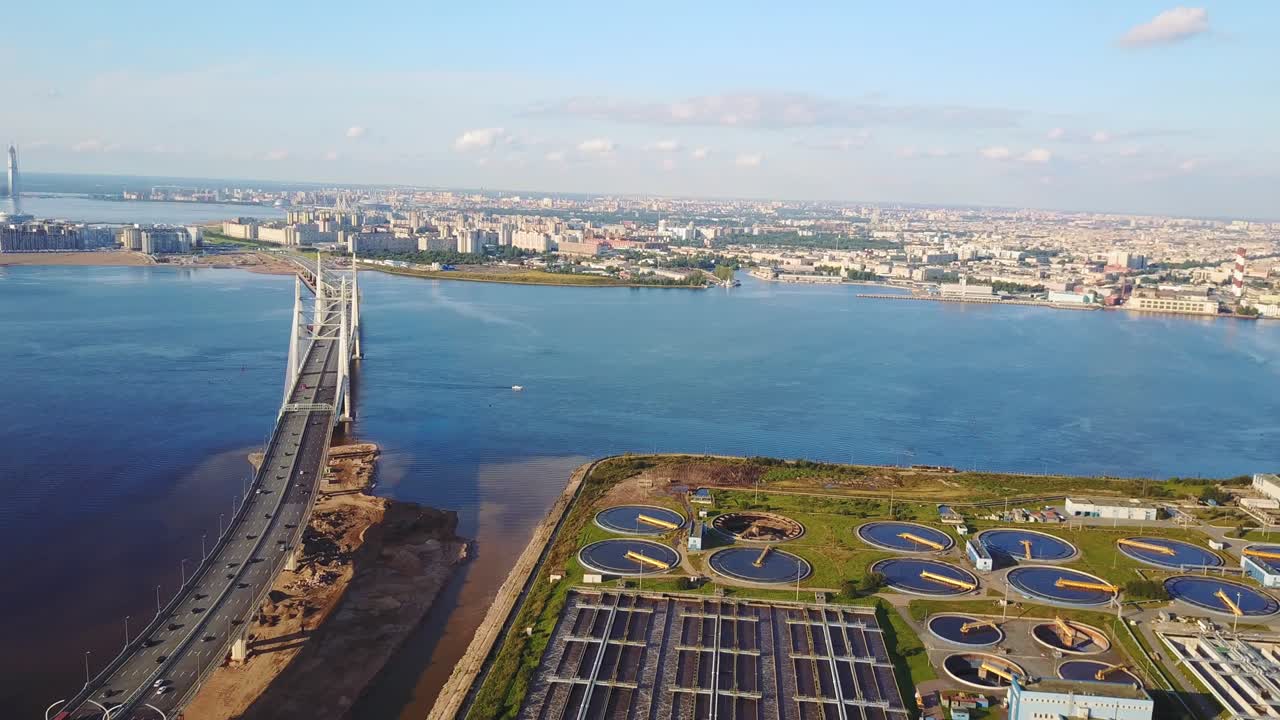 vista aérea de la planta de tratamiento de aguas residuales en la ciudad de wroclaw