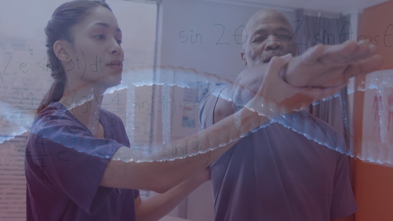 animación de la cadena de adn y datos sobre una doctora biracial con un paciente masculino