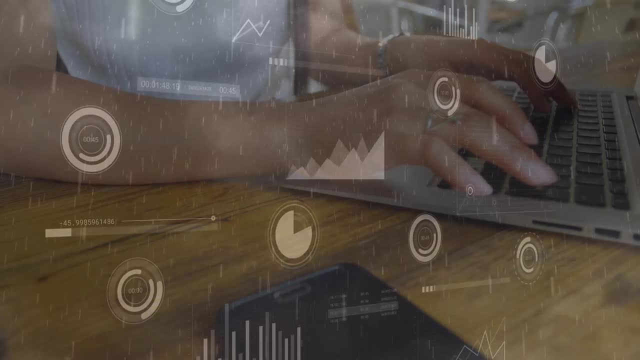 animación del procesamiento de datos con las manos utilizando una computadora portátil