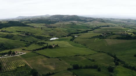 Amplia-Vista-Aérea-De-Las-Tierras-Rurales-De-Italia.