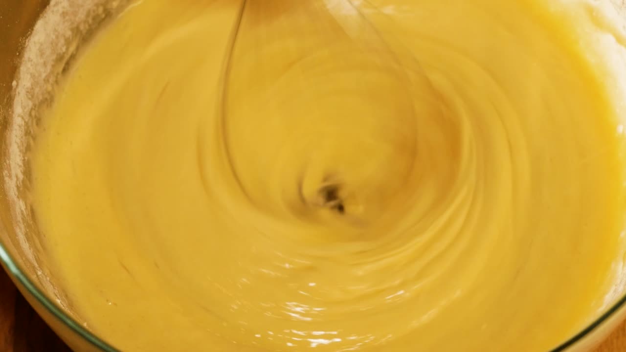 mezclar la masa con una batidora