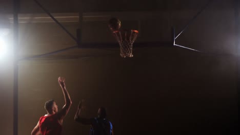 Deportistas-Jugando-Baloncesto