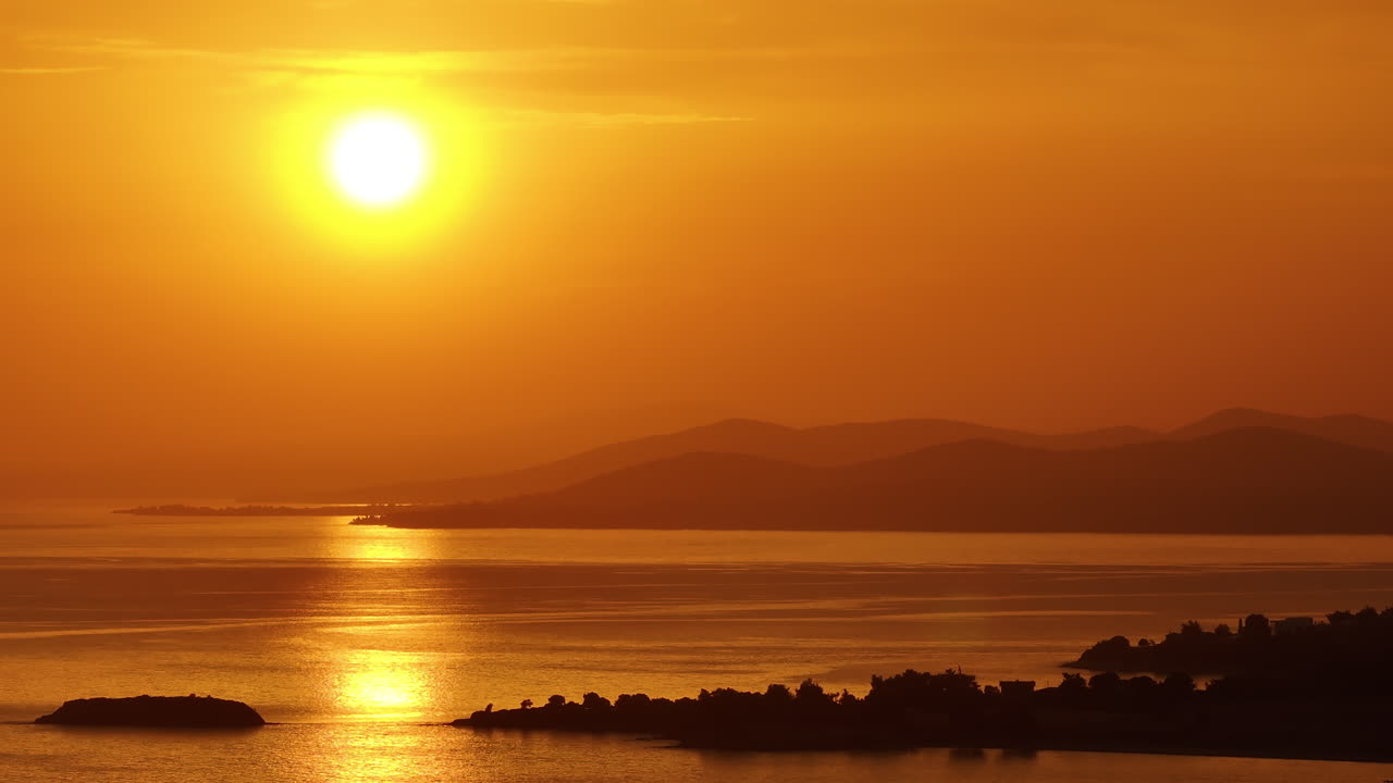 바다 위의 아름다운 일몰