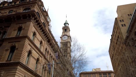 Majestätische-Charterhalle-In-Sydney,-Nsw,-Australien---Low-Angle-Shot