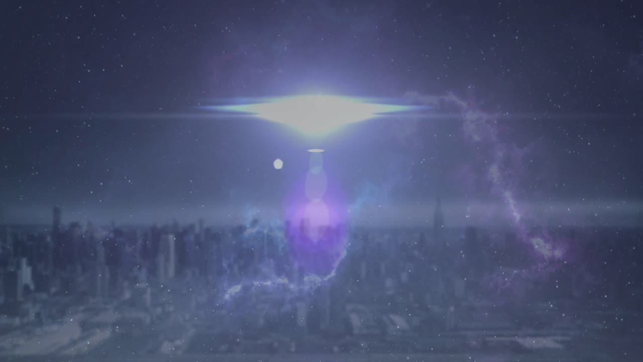 별들과 함께 밤하늘의 도시 지평선 위에서 사라지는 반 ⁇ 이는 반점의 애니메이션