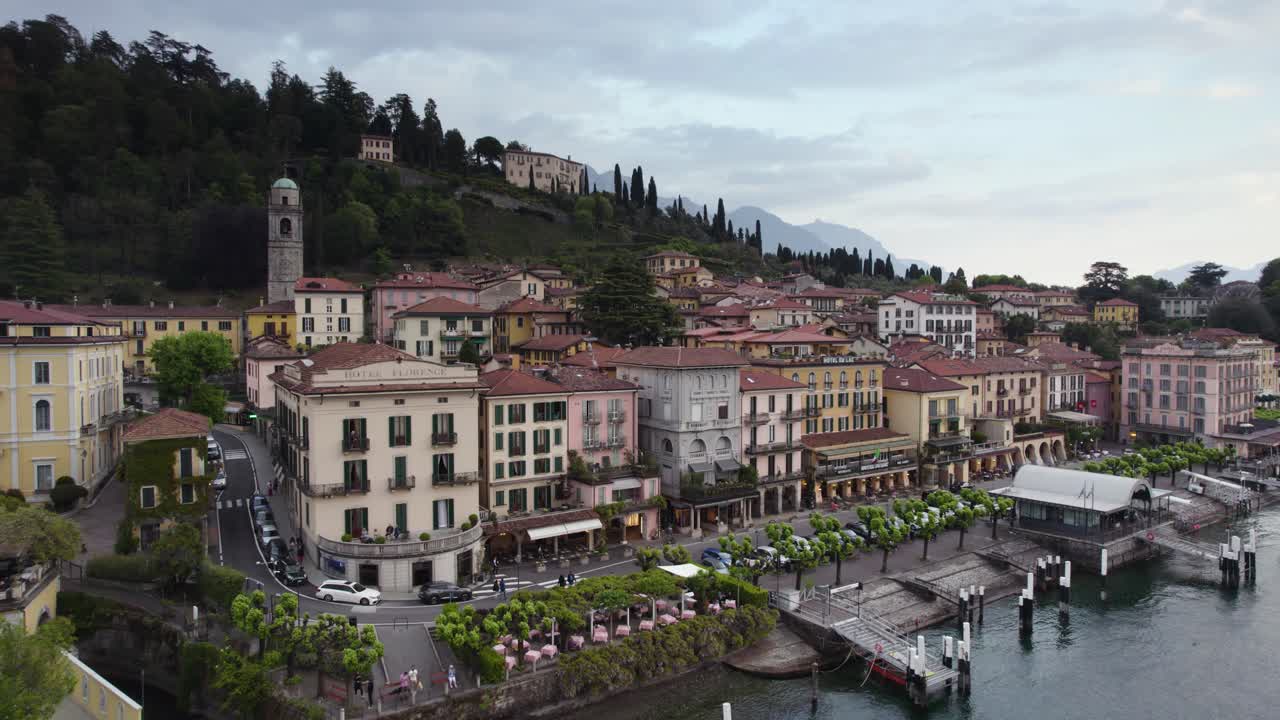 empuje aéreo en el paseo junto al lago bellagio, lago de como, italia