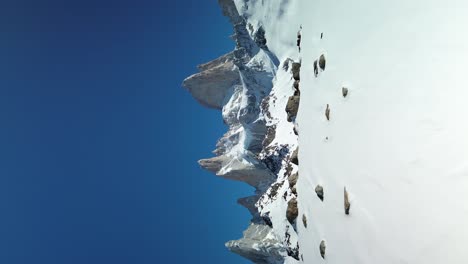 patagonia nevada montaña fitz roy, revelación aérea cinematográfica vertical