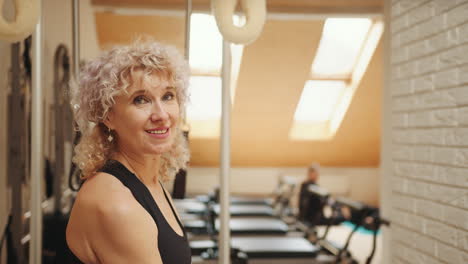 entrenamiento de pilates en un estudio