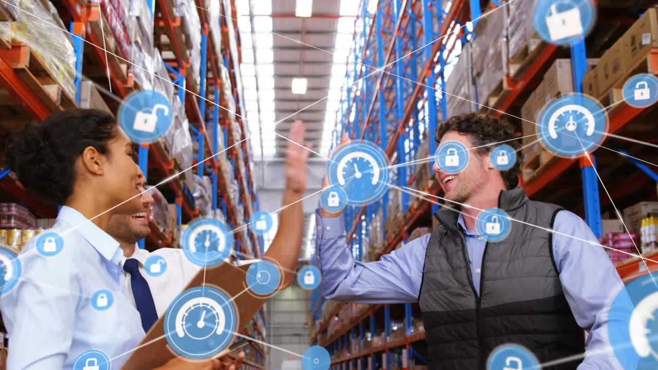 animación de redes de conexiones con iconos sobre personas que trabajan en el almacén