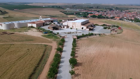 Bodega-Gotica-Ist-Ein-Familienbetrieb,-Der-Seit-Mehreren-Generationen-Trauben-In-Der-Gemeinde-Rueda-Produziert