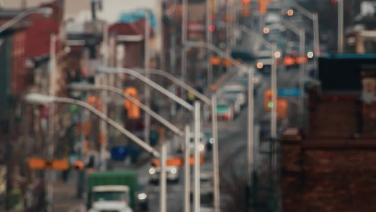 온타리오 주 토론토의 블루어 스트리트 (bloor street) 의 비중이 낮은 모습입니다.