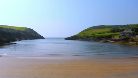 Woman-walking-on-the-beach-4k