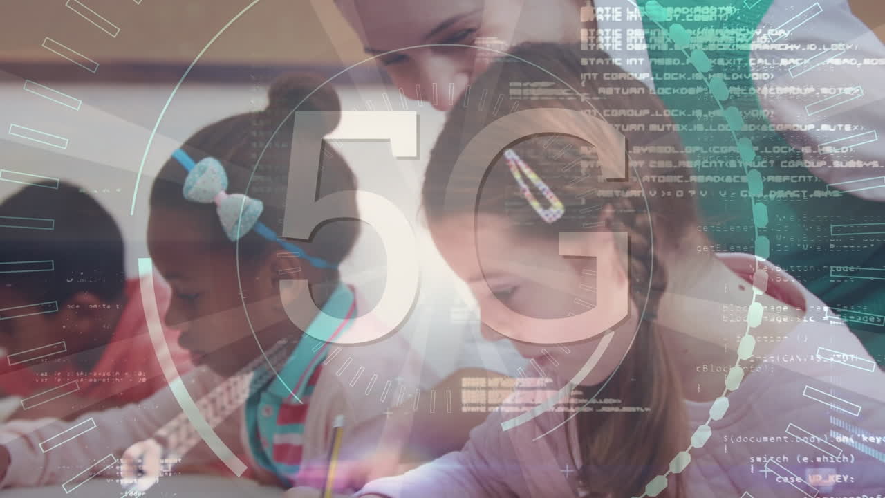 animación del procesamiento de datos y 5g sobre clase de alumnos diversos aprendiendo en la escuela
