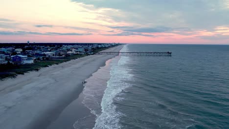 Kure-Beach-Nc,-Carolina-Del-Norte,w-Antena-Al-Amanecer-Con-Muelle