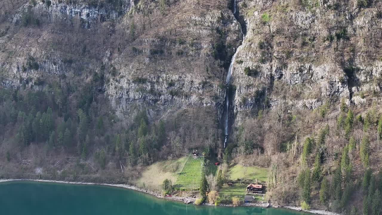 cataratas del lago walensee, quinten, alpes suizas - desde el aire