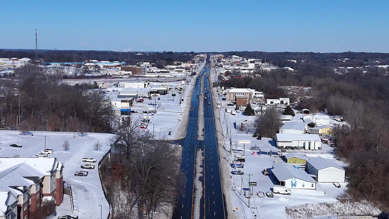 Veduta aerea di Wilma Rudolph Blvd a Clarksville, TN, pulita e sgomberata.