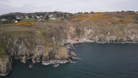 Walking-Trail-On-Cliff-Near-Welton's-Bay-In-Howth,-Dublin,-Ireland