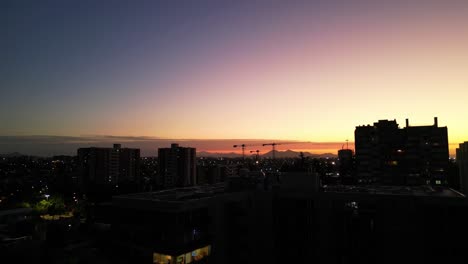 edificios al atardecer en la comuna de florida, región metropolitana, país chile