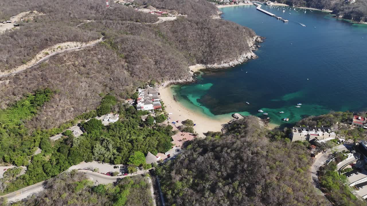 바야 라 덴베라 (bahia la entrega) 의 공중 사진, 바야 산타 크루즈 (bahia santa cruz) 가 배경으로, 우아코 (huatulco), 오아카카 (oaxaca)