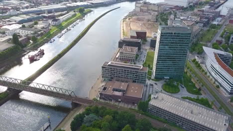 torre weser - hoteles ribereños con río weser en bremen, alemania