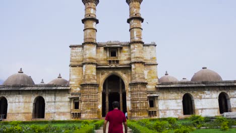 Heritage-Jami-Masjid,-Auch-Bekannt-Als-Jama-Moschee-In-Champaner,-Bundesstaat-Gujarat,-Westindien,-Ist-Teil-Des-Archäologischen-Parks-Champaner-Pavagadh