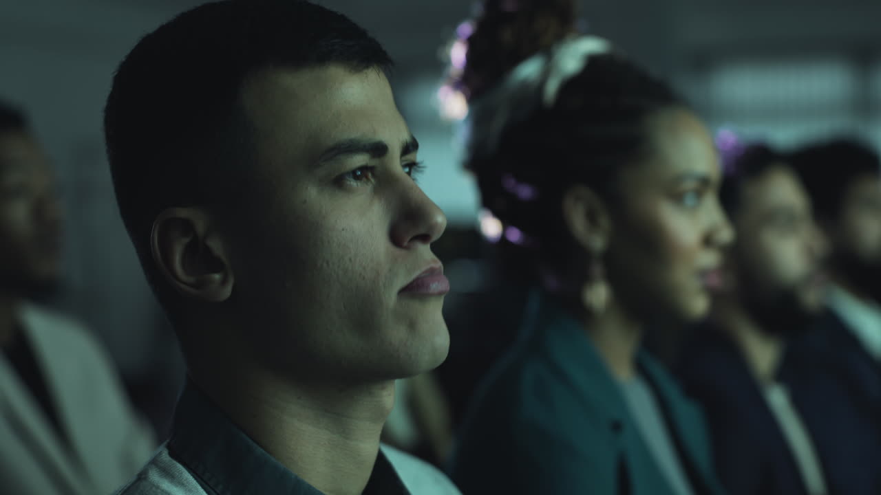 audiencia atenta en una reunión de negocios