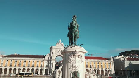en la praca do comercio en lisboa, portugal