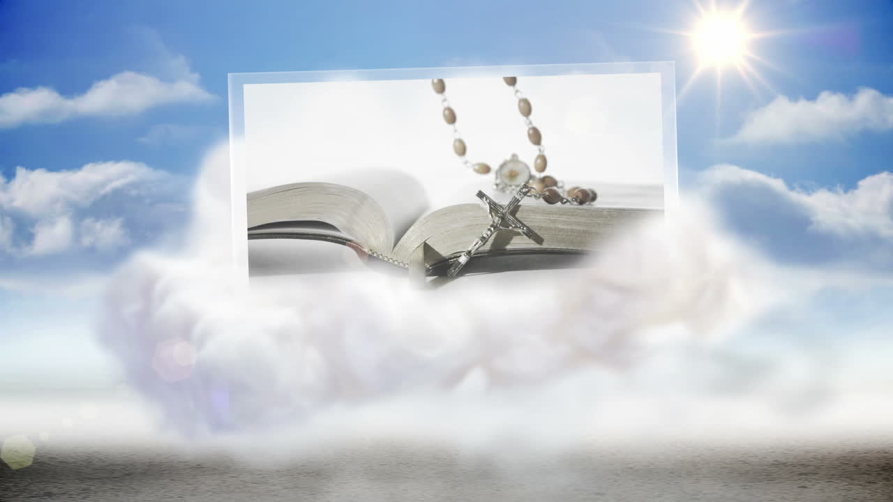 宗教と聖書のクリップを手で提示する