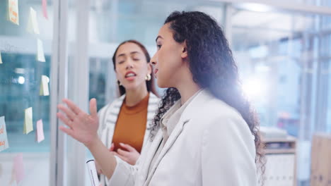 mujeres de negocios, discusión