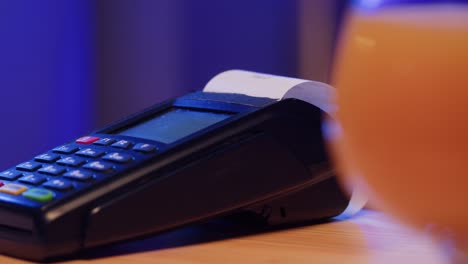 pago con tarjeta de crédito en el punto de venta
