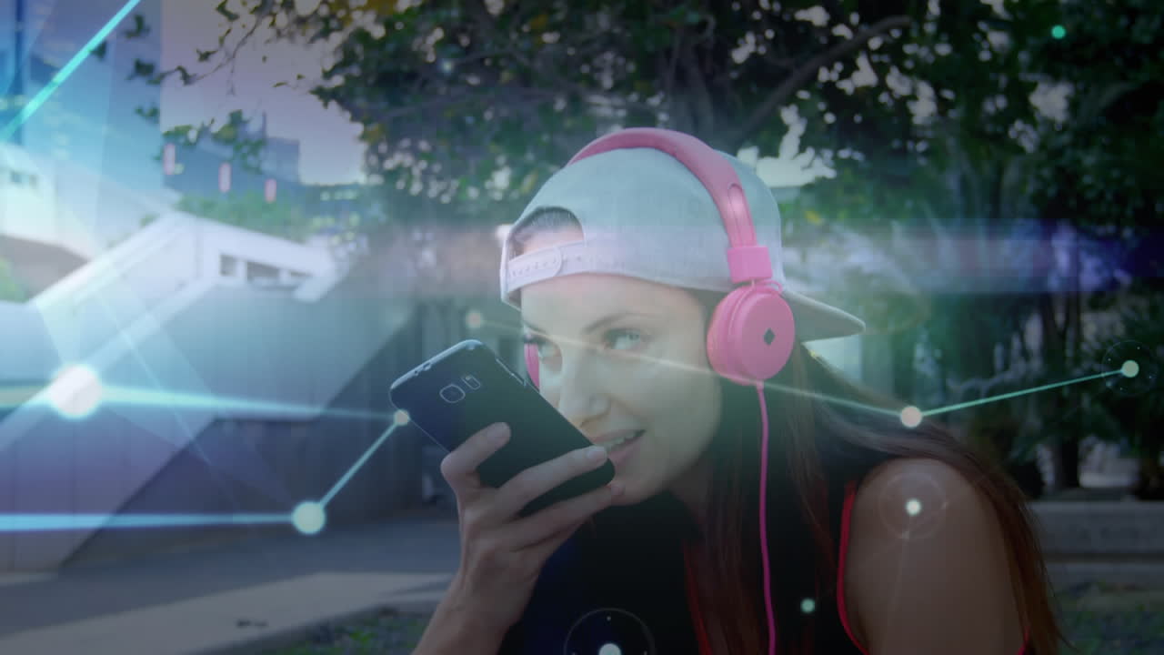 red sobre una mujer con un teléfono inteligente.