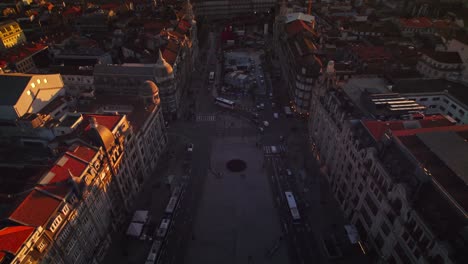 Toma-De-Drone-De-Câmara-Municipal-Do-Porto,-Ayuntamiento-De-Porto-Ubicado-En-El-Centro-De-La-Ciudad