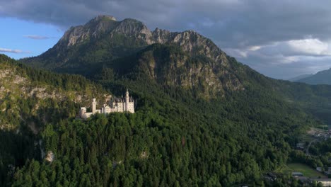 Castillo-De-Neuschwanstein-Alpes-Bávaros-Alemania