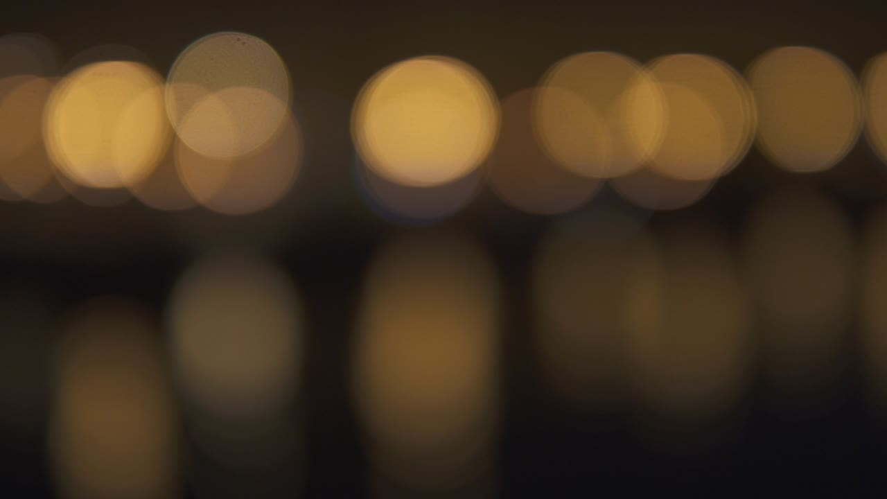 luz bokeh de la ciudad por la noche