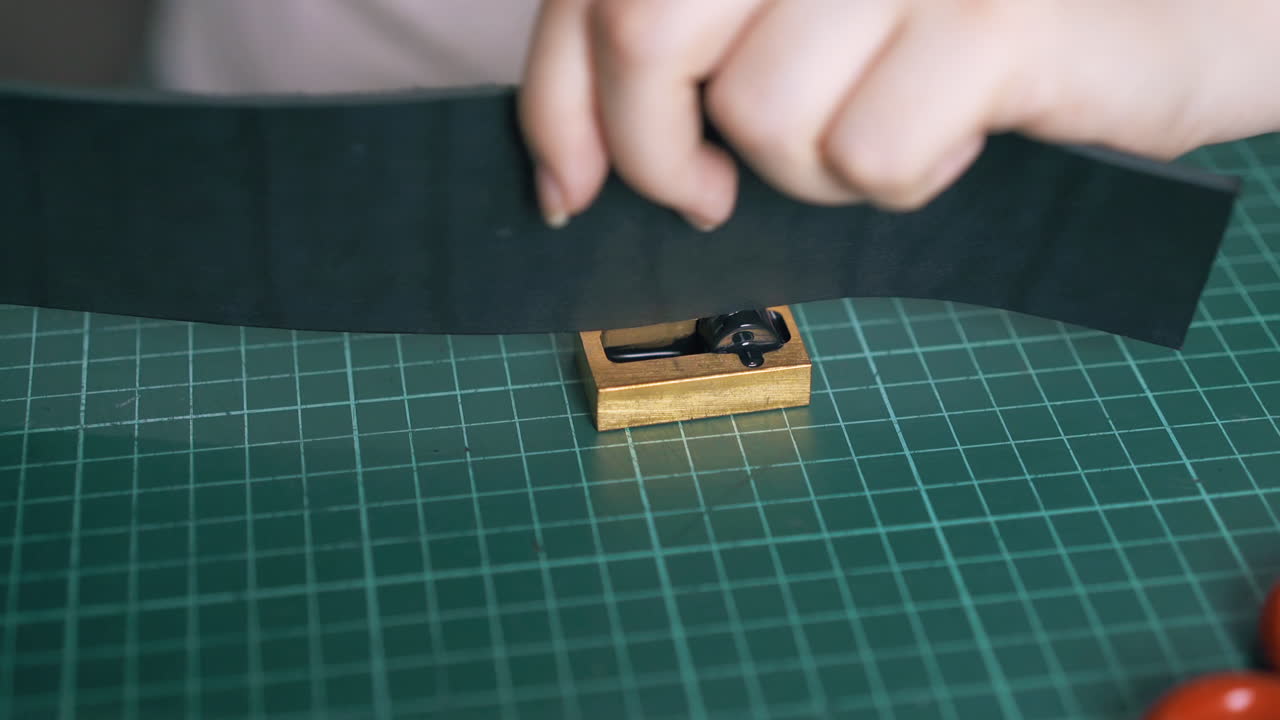 цветная кожаная полоса в черный цвет с чистой медью