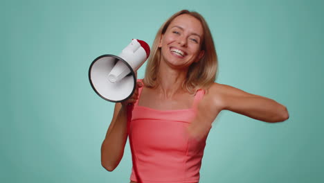 Smiling-blonde-woman-talking-with-megaphone,-proclaiming-news,-loudly-announcing-sale-advertisement