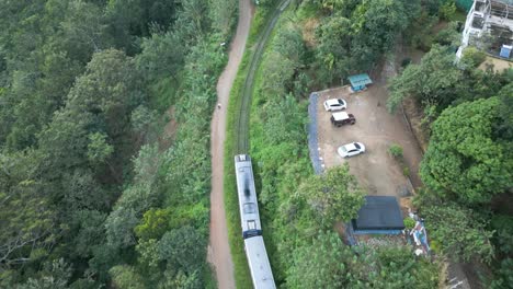 Scenic-Train-Ride-Through-Sri-Lanka-on-route-to-Nine-Arch-Bridge