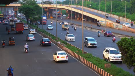 Mumbai-Expresa-El-Paso-Elevado-De-La-Autopista-En-Malad