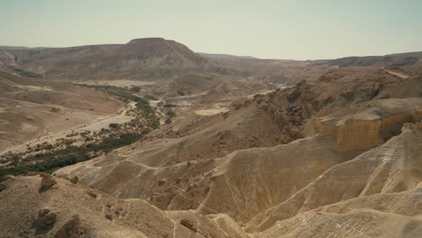 hermoso paisaje montañoso del desierto durante el día