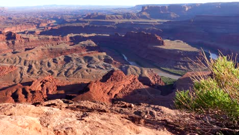 Slider-shot-of-canyons-and-rock-formations-at-Dead-Horse-Point