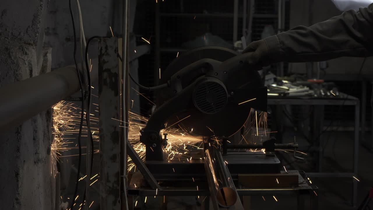 원형 도자기로 도자기 작업 프로세스의 비디오