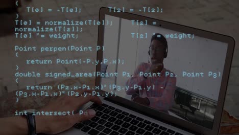 Digitale-Daten-über-Einen-Mann-Auf-Dem-Laptop-Bildschirm-Während-Eines-Videoanrufs.