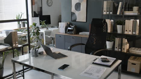 espacio de trabajo de oficina moderno