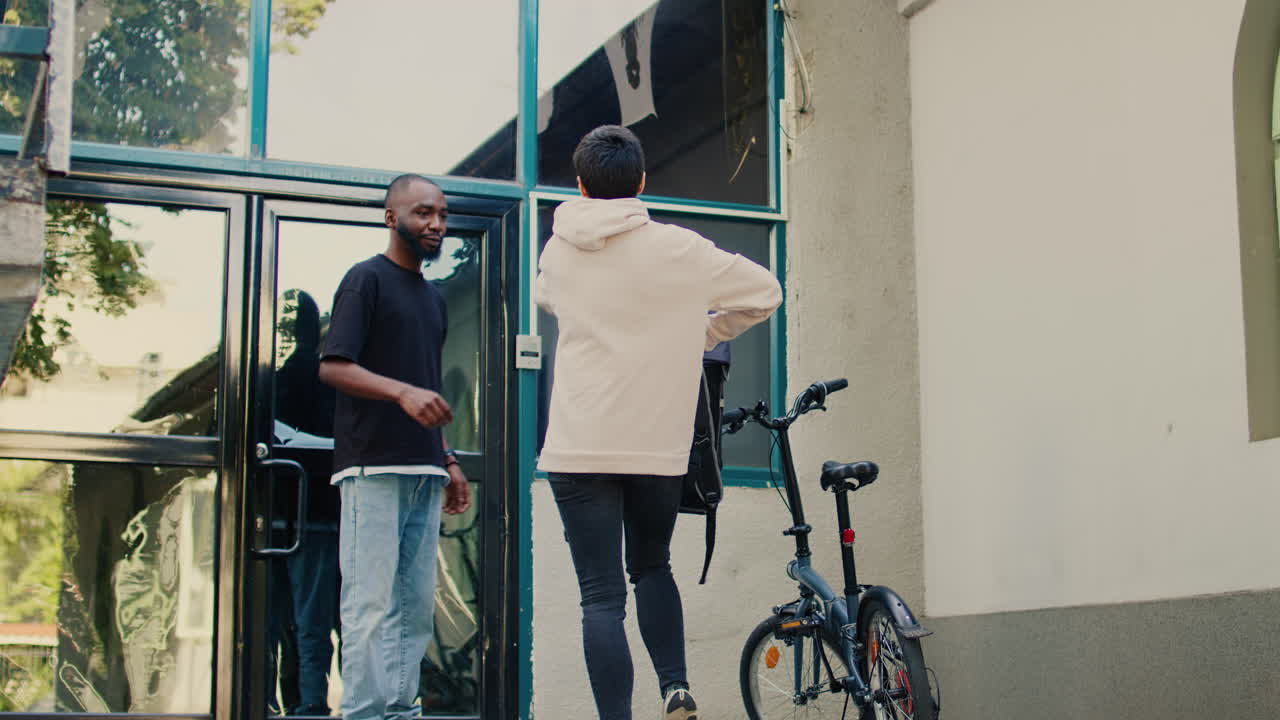 Food delivery with bicycle