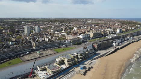 nuevo desarrollo de edificios en imágenes aéreas de ramsgate frente al mar 4k