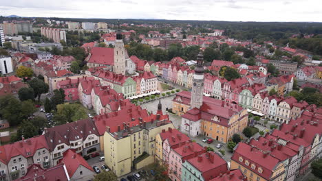 Aerial-view-of-the-market-square-in-Bolesławiec-on-a-cloudy-day