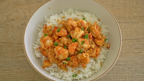 Gambas-Salteadas-Con-Ajo-Y-Pasta-De-Gambas-Plato-De-Arroz