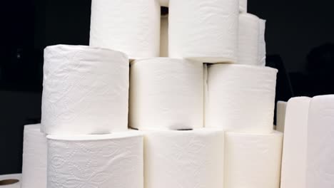tiro inclinado de la pila de papel higiénico