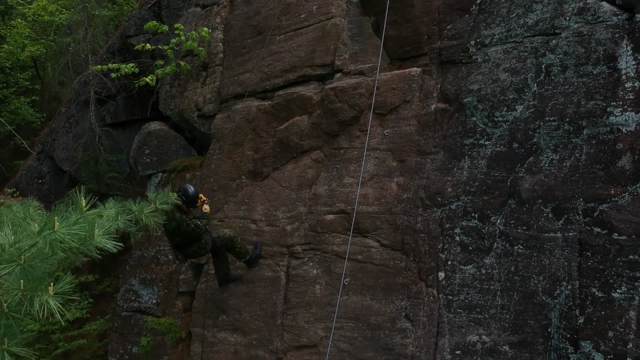 Canadian Armed Forces members repel in Petawawa Ontario