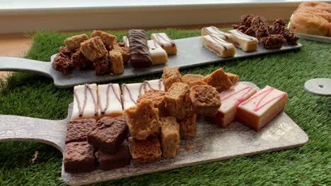 Sweet-selection-of-deserts-and-cakes-with-chocolate-brownies-and-flapjacks
